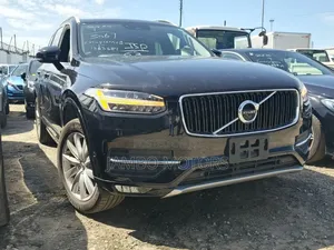 Volvo XC90 T5 Momentum AWD 2019 Black