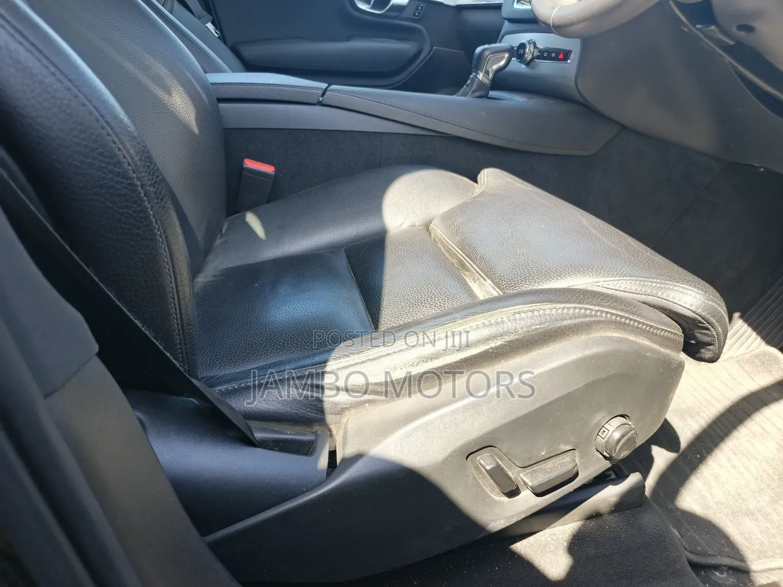 Volvo XC90 T5 Momentum AWD 2019 Black