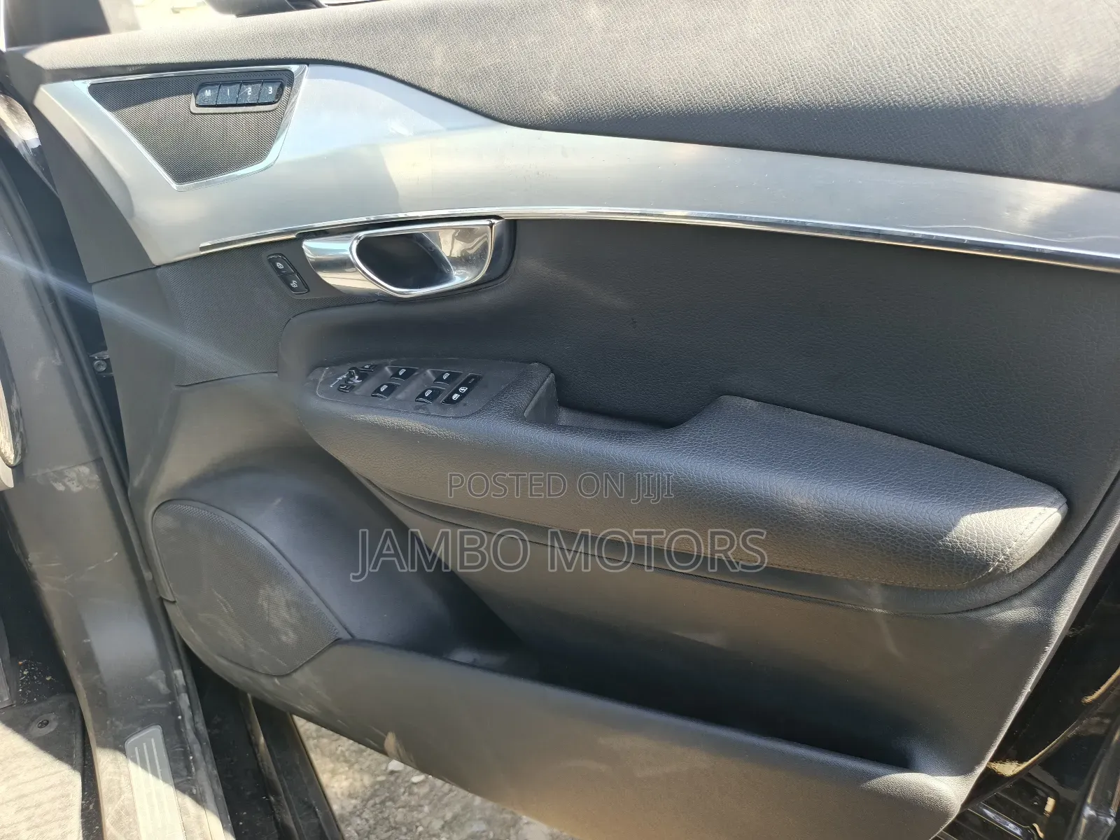 Volvo XC90 T5 Momentum AWD 2019 Black