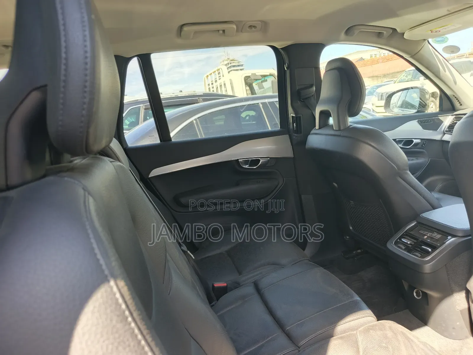 Volvo XC90 T5 Momentum AWD 2019 Black
