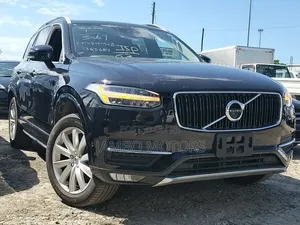 Volvo XC90 T5 Momentum AWD 2019 Black