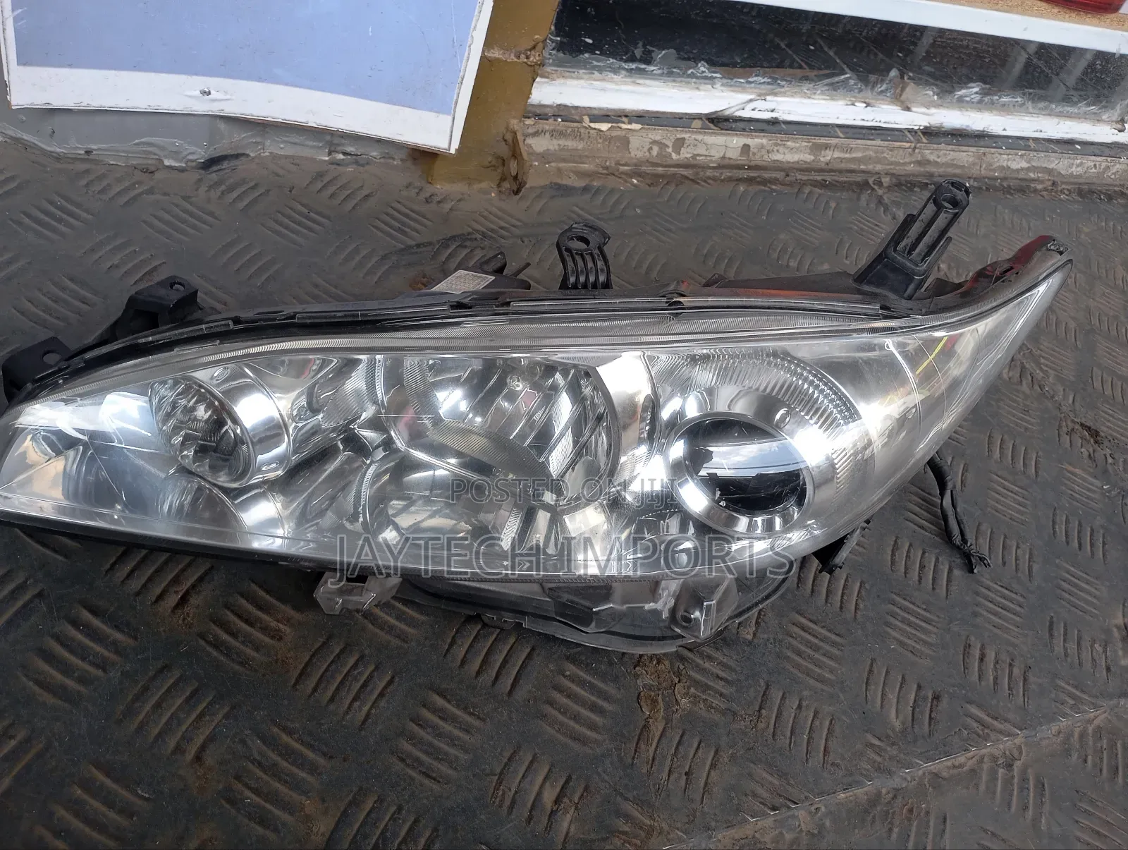 Toyota Wish 2013 Headlight Non Zenon