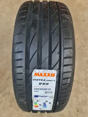 245 /45 R19 Maxxis Vs5 (Sport) 5.