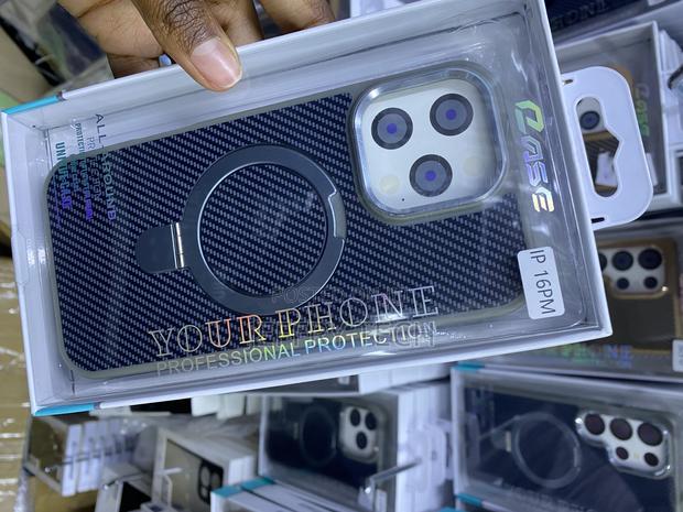 Keysion 16 Pro Max Carbon Fiber Ring Stand Magsafe Case - thumbnail 3