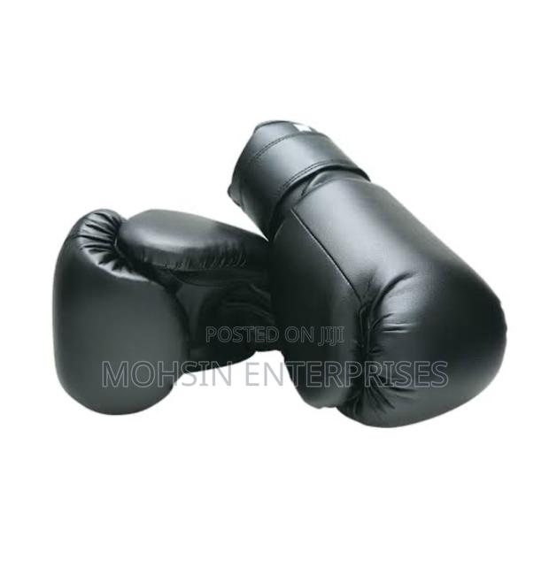 Professional Mma Boxing Gloves. Plain Black
