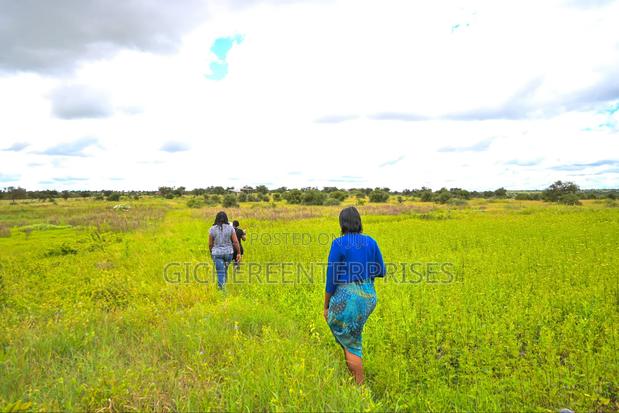 Kajiado/ Loitokitok Road - thumbnail 5