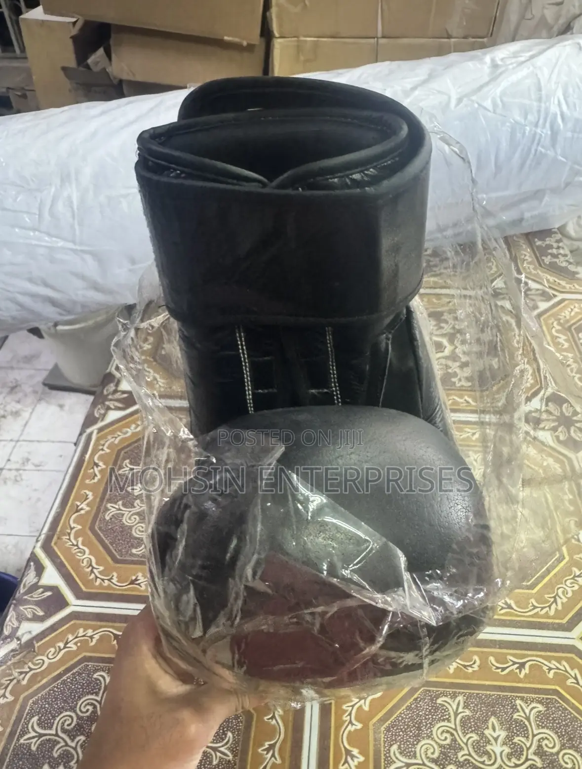 Professional Mma Boxing Gloves. Plain Black