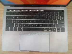 Laptop Apple MacBook Pro 2017 16GB Intel Core I7 SSD 256GB