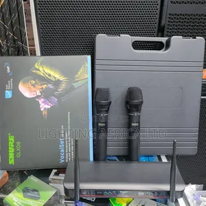 Shure 200 Meters Frequency Range Wireless Microphone