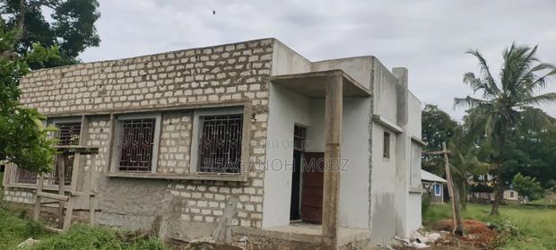 Aluminium and Glass - thumbnail 12