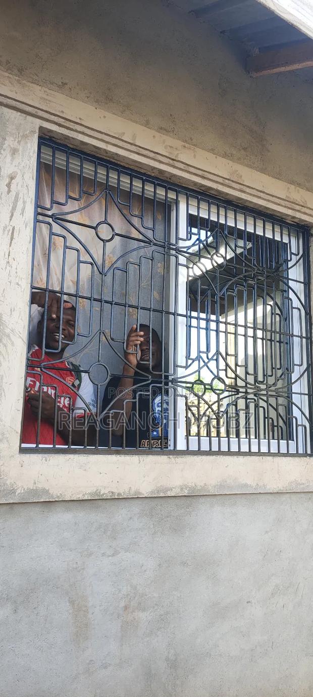 Aluminium and Glass - thumbnail 15