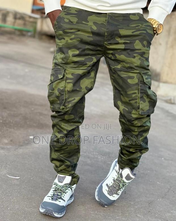 Camouflaged Cargo Pants - thumbnail 2