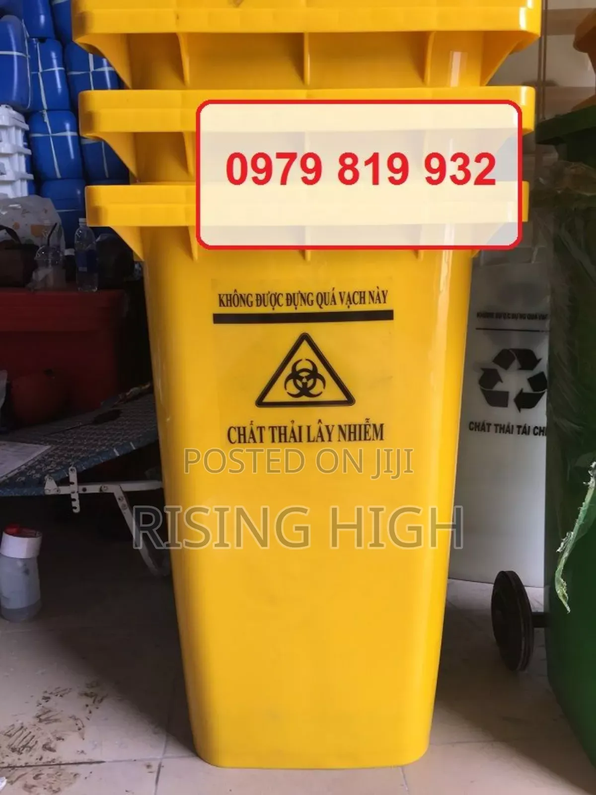 Strong 240 L Garbage Bin With Pedals and Wheels
