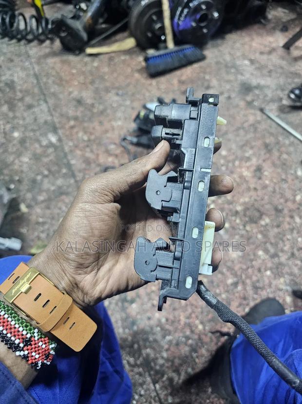 Prado Door Main Switch Control - thumbnail 3