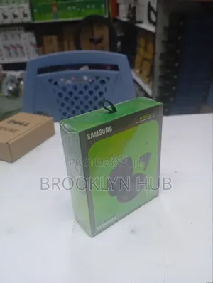 Samsung TWS Ear Pods . Earbuds