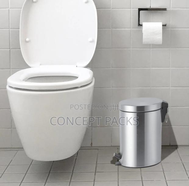 5 Litre Metal Chrome Pedal Bin - thumbnail 2