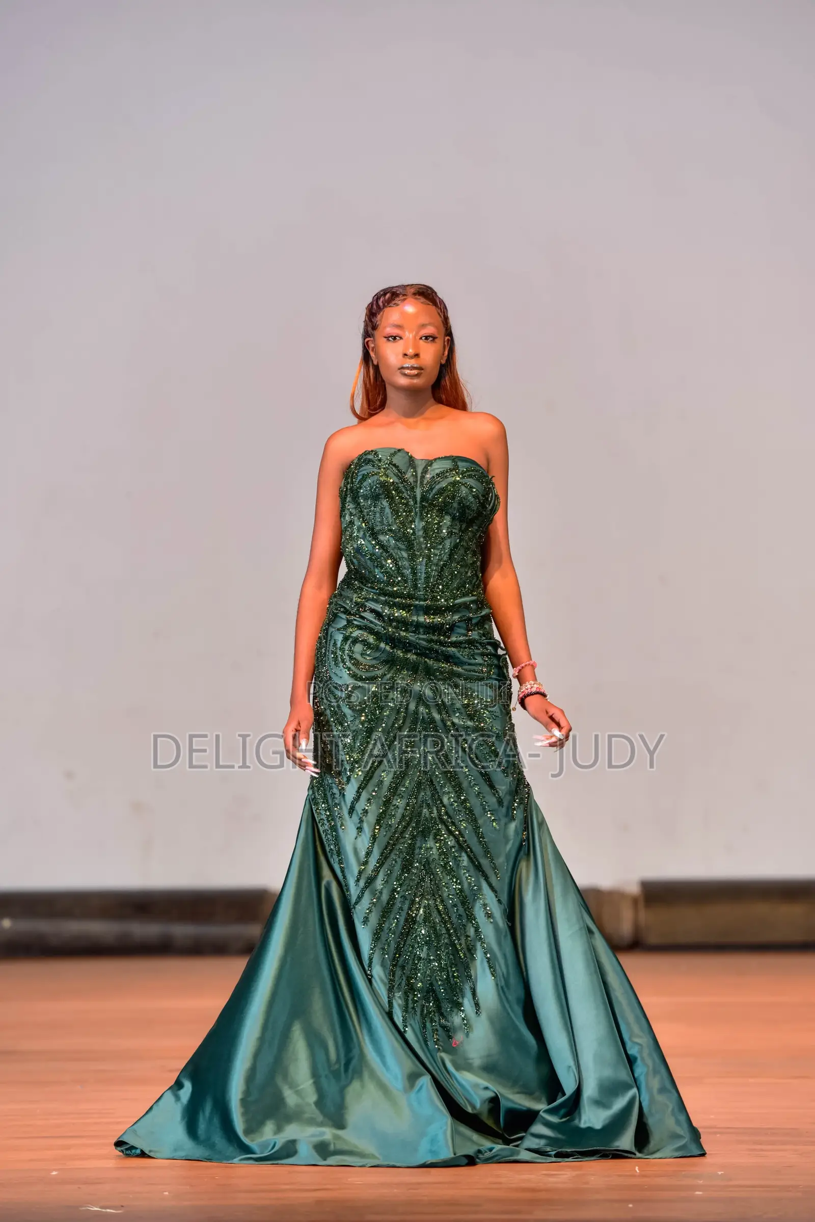 Fashion Design (Dressmaking) Level 3