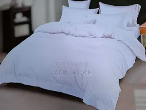 *Cotton Stripped Duvet Cover.* Size: 6x7 Pillowcases: