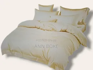 *Cotton Stripped Duvet Cover.* Size: 6x7 Pillowcases:
