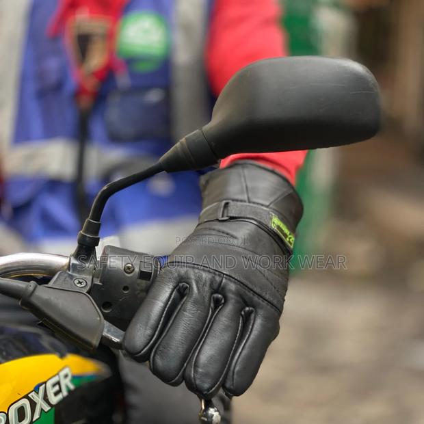 Rider Leather Gloves Storm Shield. - main view