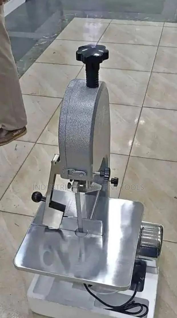 Efficient Bone Saw - main view