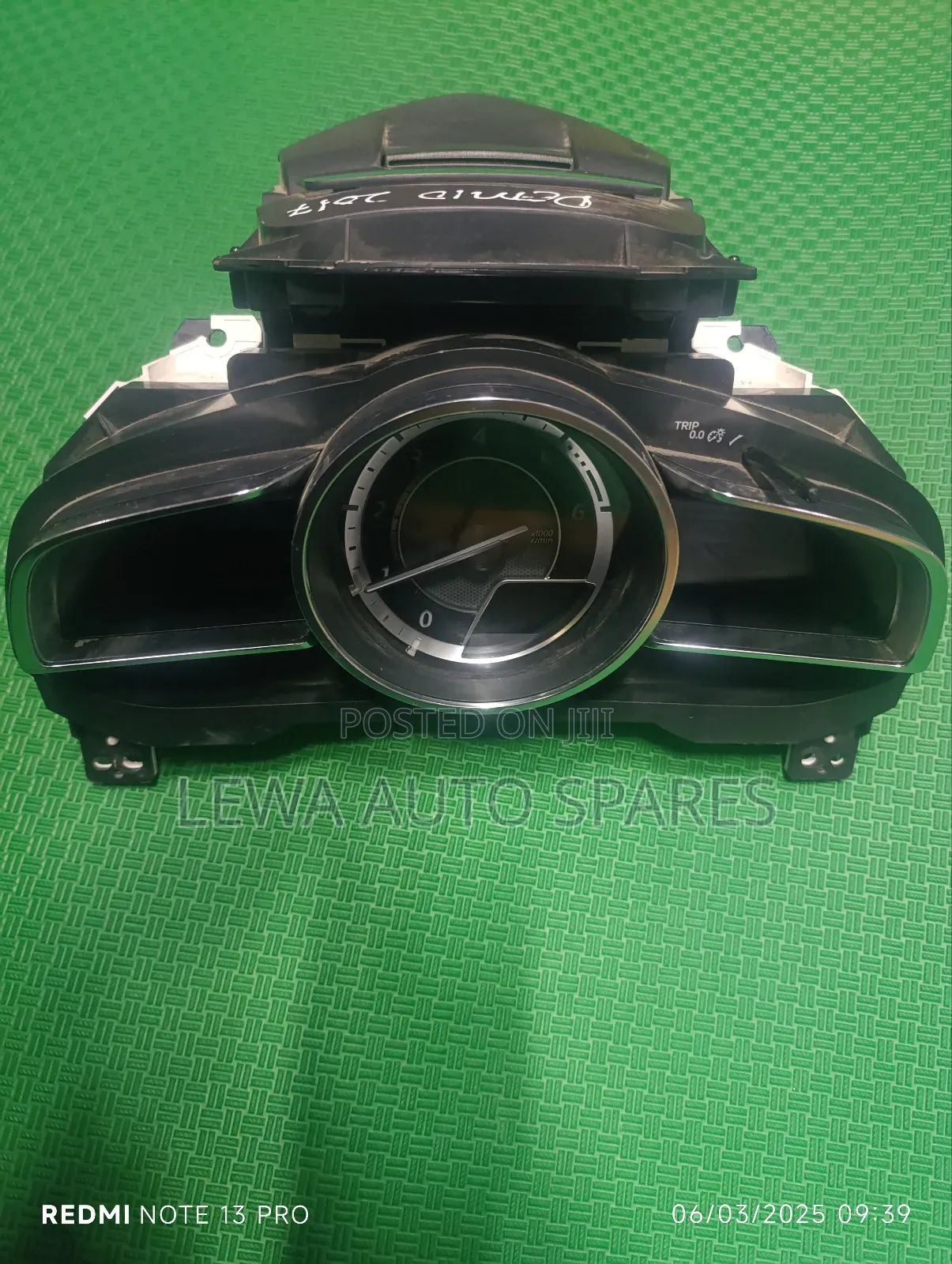Clock Mazda Demio 2017