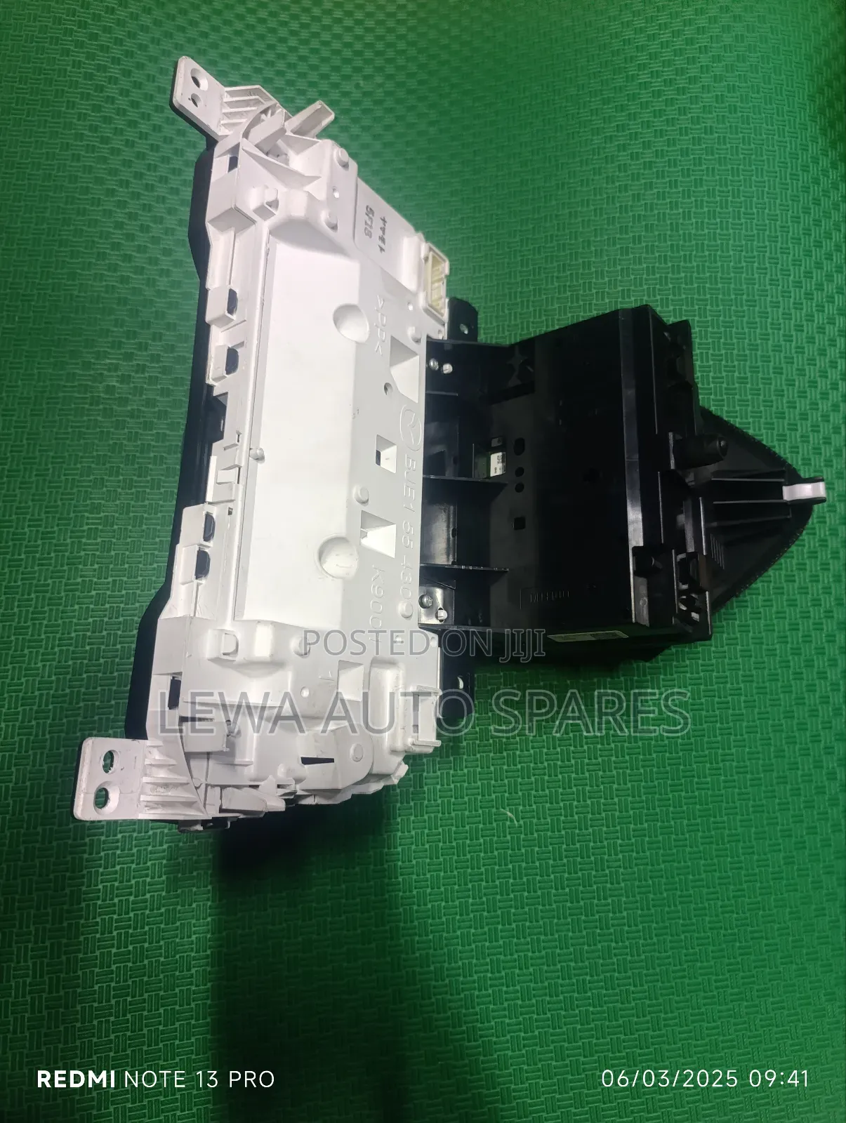 Clock Mazda Demio 2017