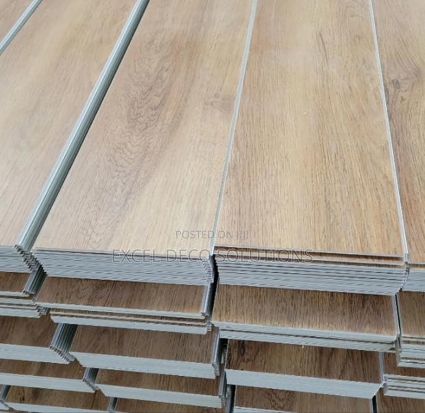 Silver Birch SPC Tile Finish - main view