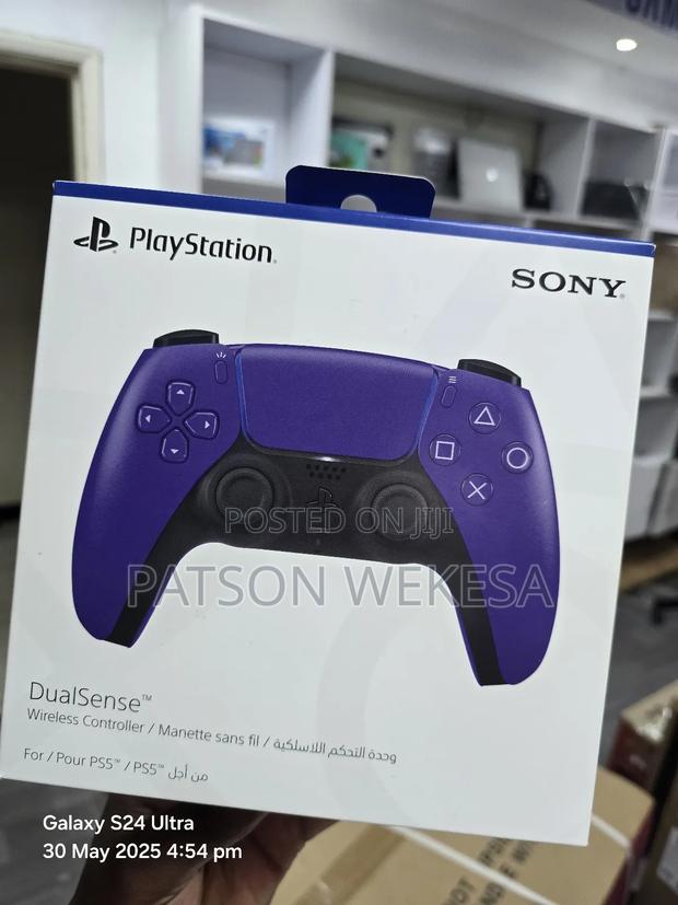 Playstation 5 Dualsense Wireless Controller - main view
