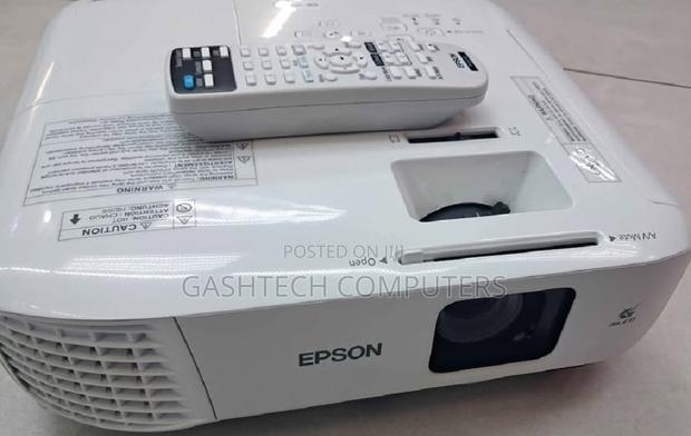 Epson Eb-992f Full Hd Projector 3lcd Technology - thumbnail 2