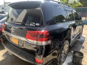 Toyota Land Cruiser 2018 Black