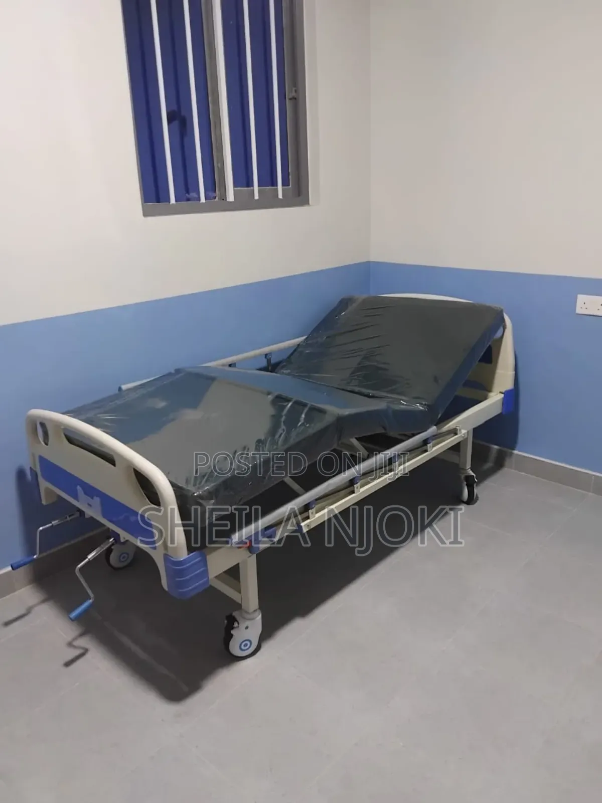 Ddouble Crank Bed With Mattress
