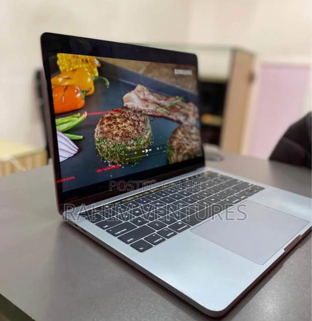 Laptop Apple MacBook Pro 2019 16GB Intel Core i7 SSD 256GB - thumbnail 2