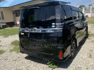 Toyota Voxy 2018 Matt Black
