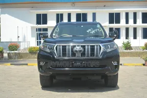 Toyota Land Cruiser Prado 2017 Black