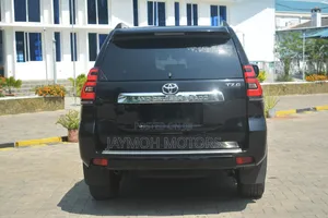 Toyota Land Cruiser Prado 2017 Black