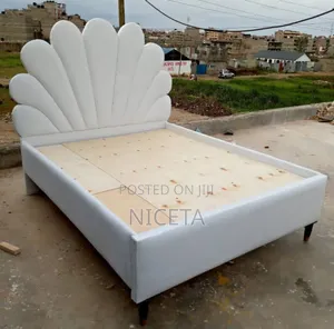 Butterfield Chester Bed
