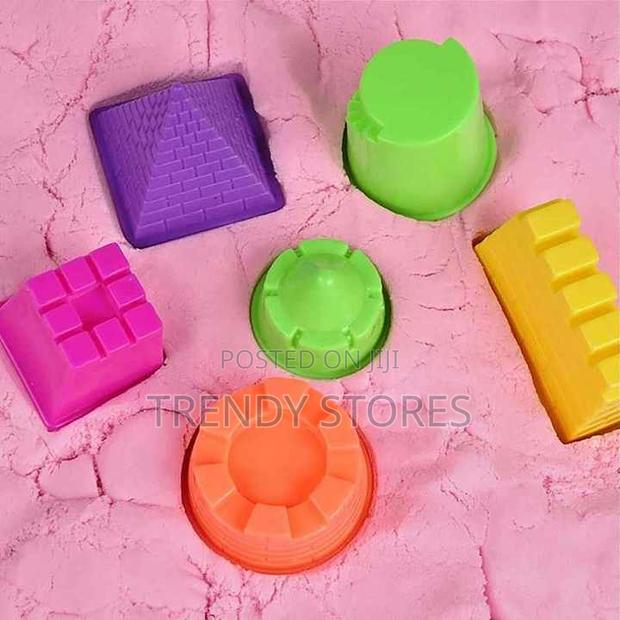 Coloured Moulding Kinetic Sand - thumbnail 3