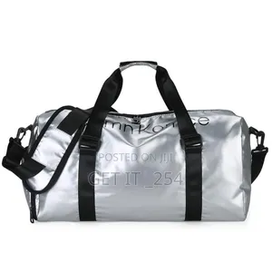 ✅Sporty Travelling Bags Has A Wet And Dry Separation