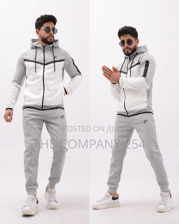 Authentic Nike Tech Fleece Designer Unisex Tracksuits - thumbnail 3