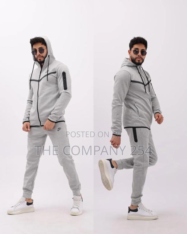 Authentic Nike Tech Fleece Designer Unisex Tracksuits - thumbnail 4