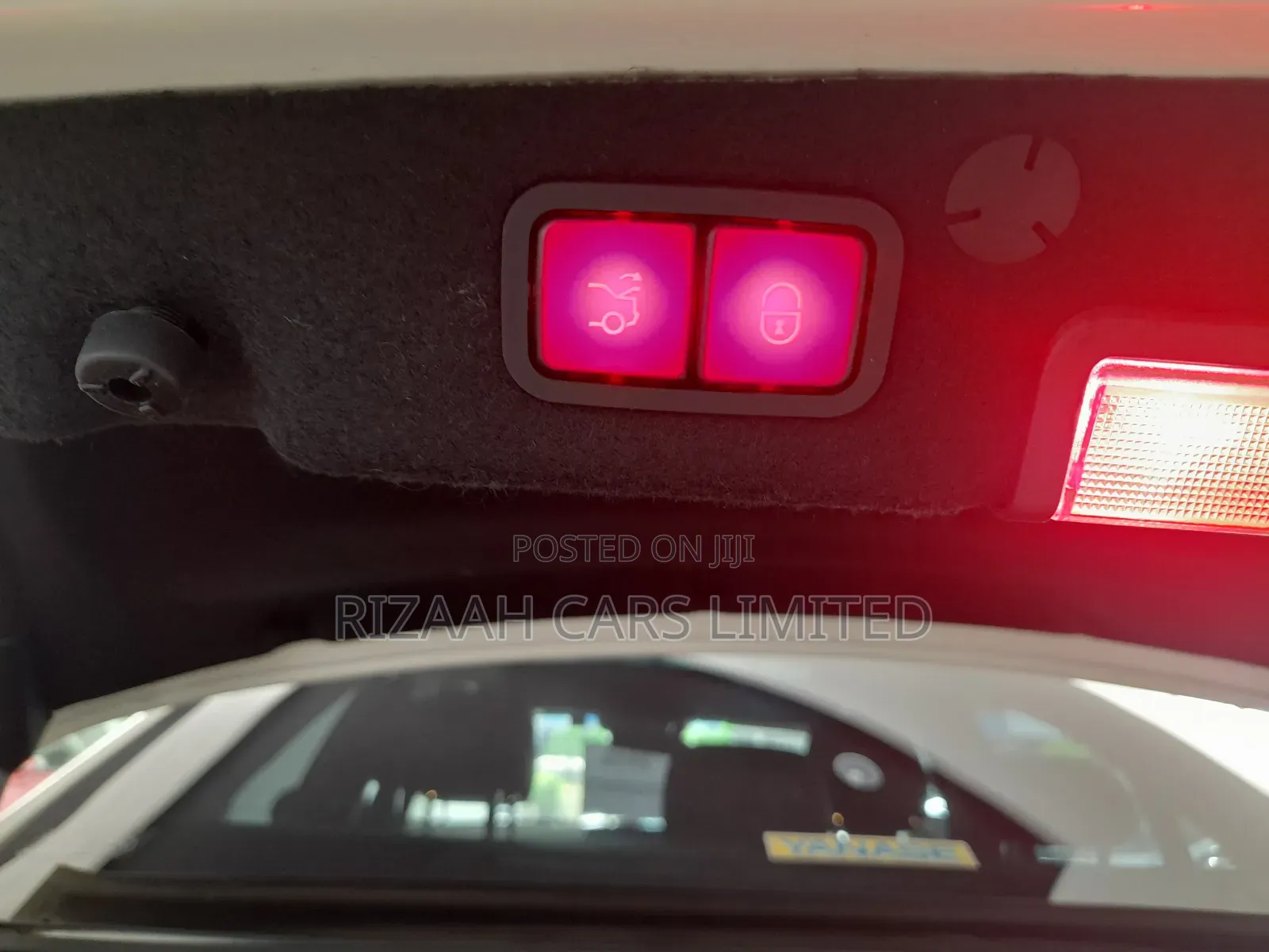 Mercedes-Benz C200 2019 White