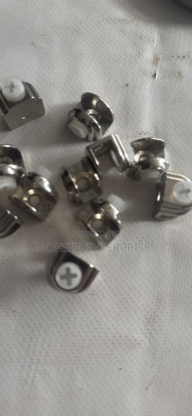 Glass Bracket Minimum 50 Pieces - main view
