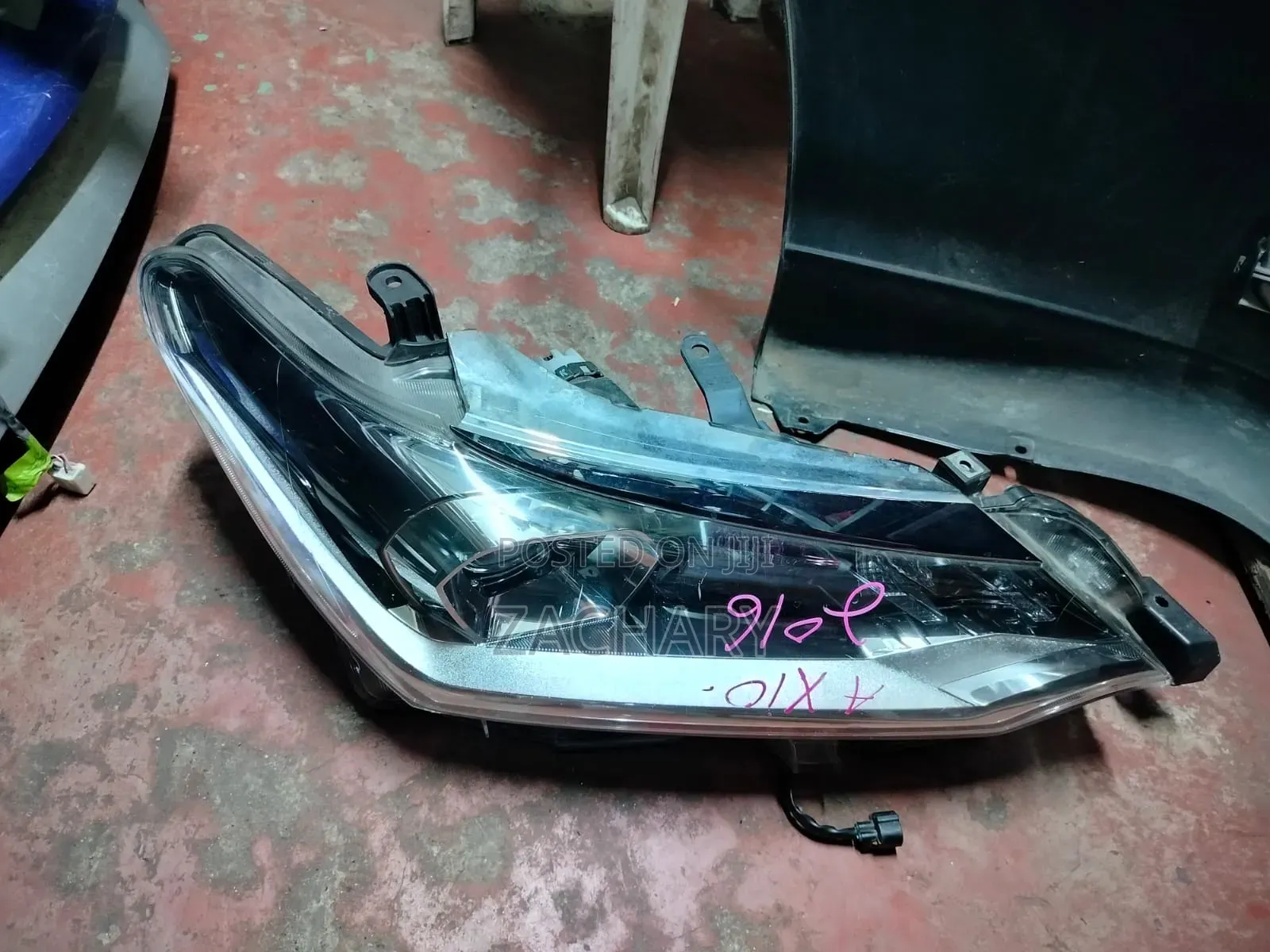 Fielder/Axio 165 2015 Headlight Xenon