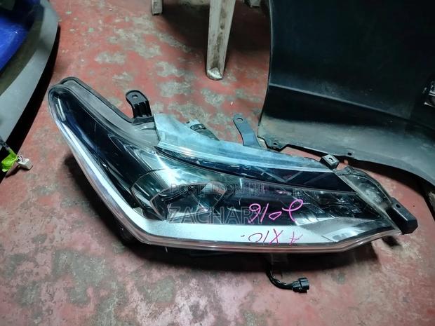 Fielder/Axio 165 2015 Headlight Xenon - main view