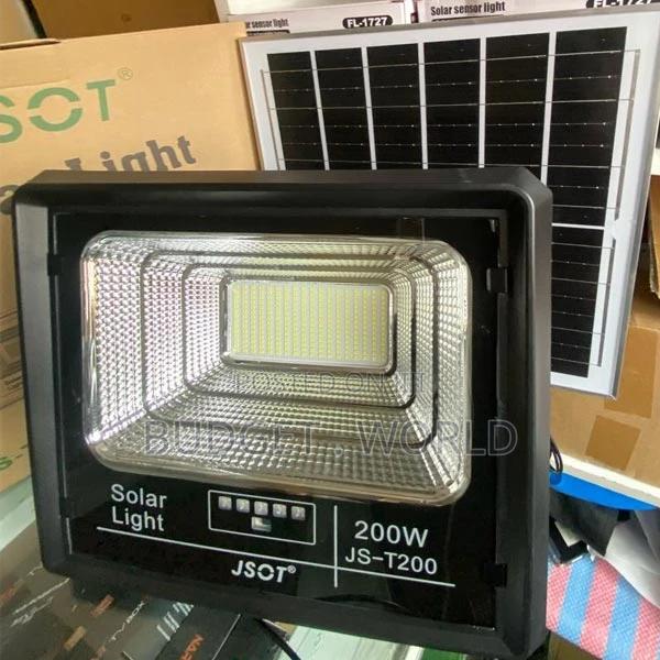 Best Solar Floodlight at 200w Solar Outdoor Flood Light Lamp - main view
