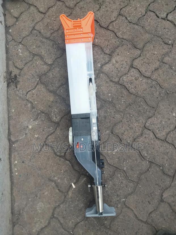 Manual Hand Jab Seeder - thumbnail 3