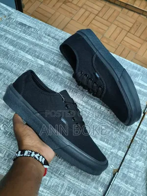 Vans Off the Wall 
Sizes 37-45
 at 2000