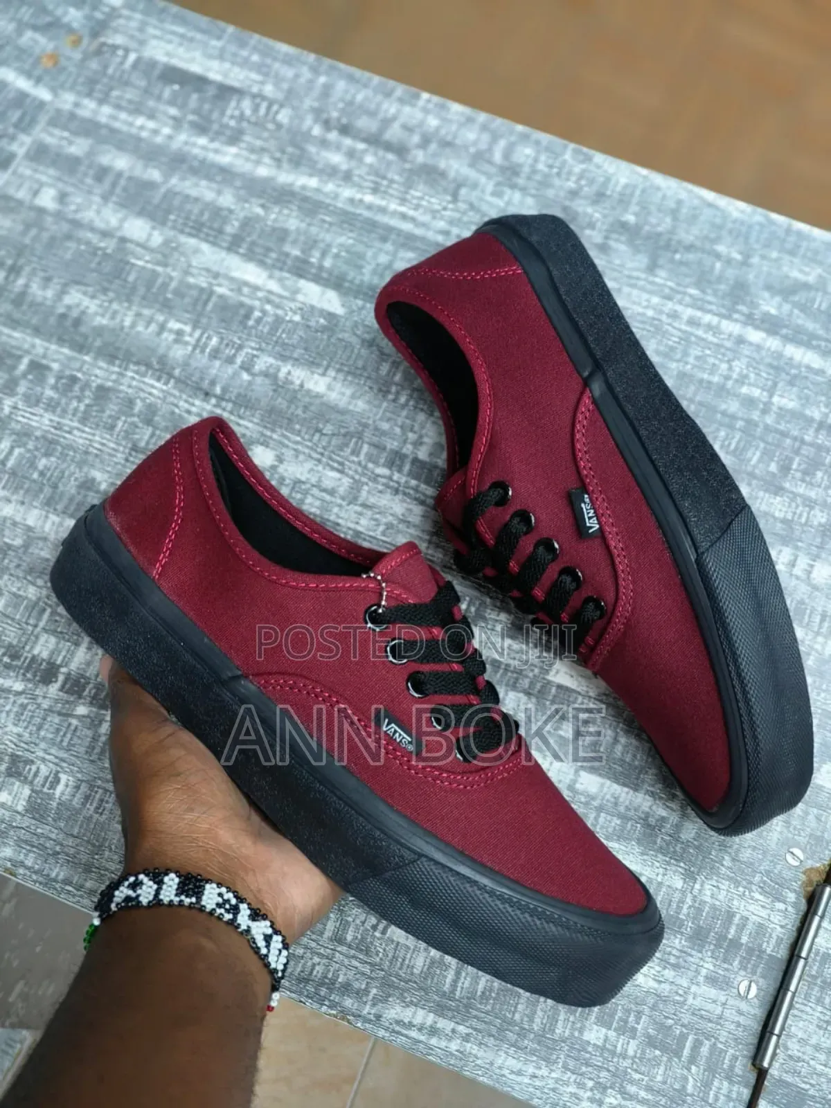 Vans Off the Wall 
Sizes 37-45
 at 2000