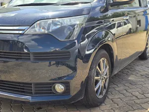 Toyota Spade 1.5 2018 Blue